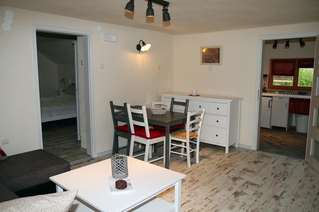 Apartma Obrh Шмарьешке-Топлице Экстерьер фото
